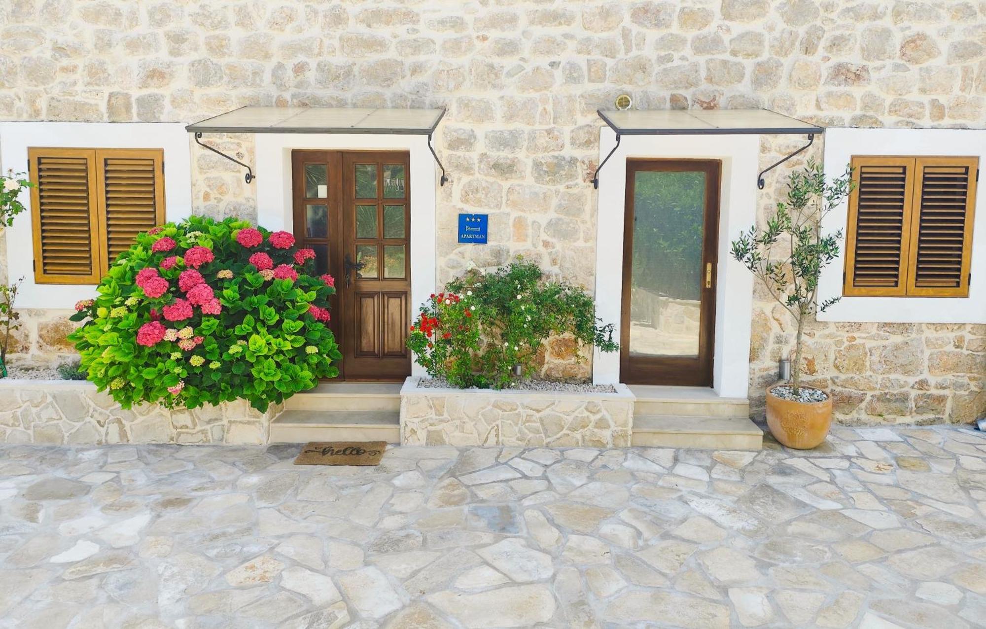 Apartment Mistral - Cosy Apartment With Sea View Molunat Exterior foto