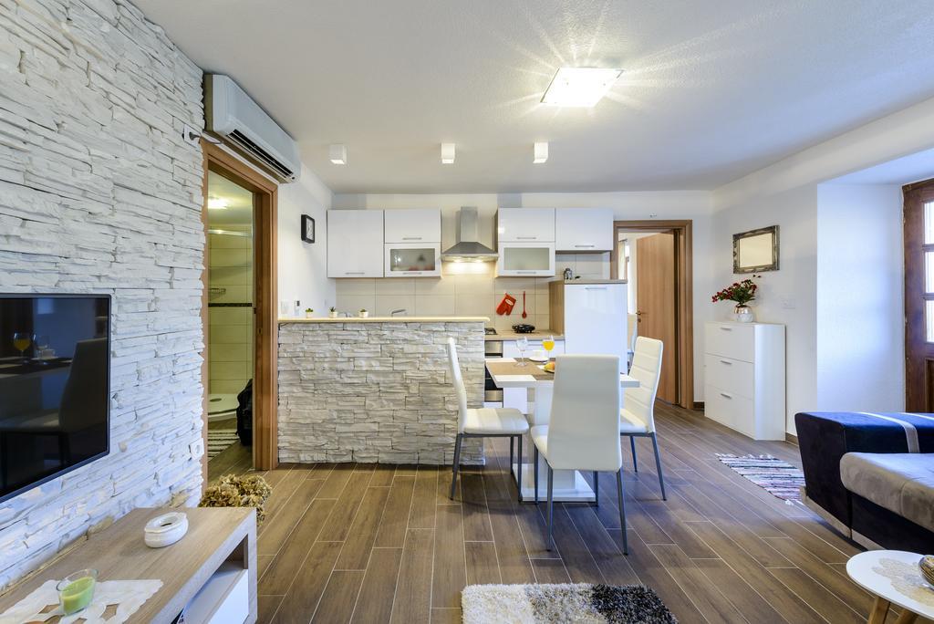 Apartment Mistral - Cosy Apartment With Sea View Molunat Exterior foto